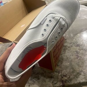 Women’s white vans